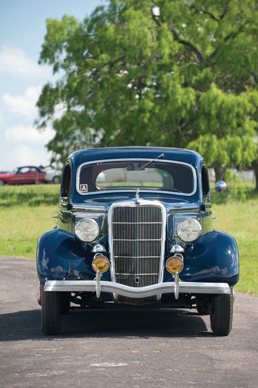  Ford DeLuxe 3-Window Coupe 1935 года  (фото 27 из 50)